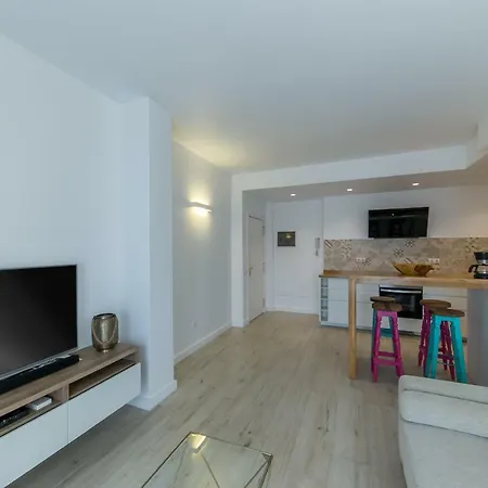 Deluxe Las Canteras With Wifi